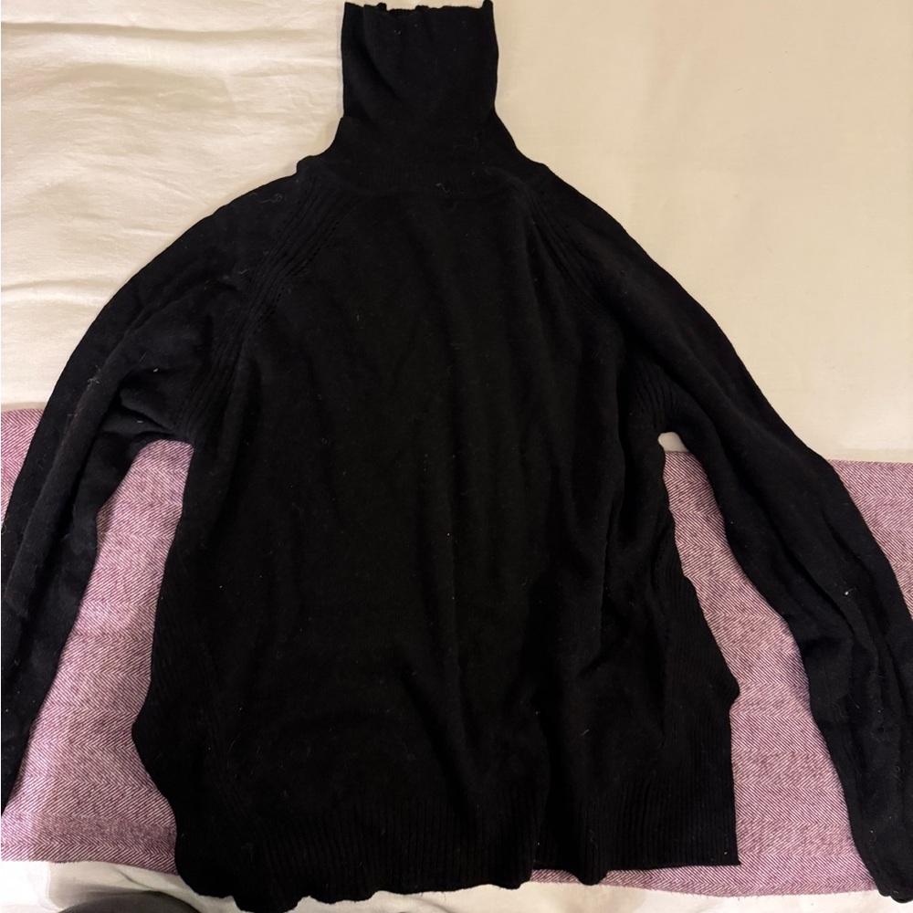 Black cashmere turtleneck